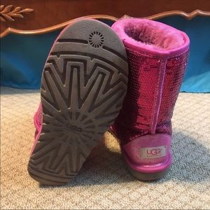 Pink sequin Ugg’s retails $242 never ever worn
